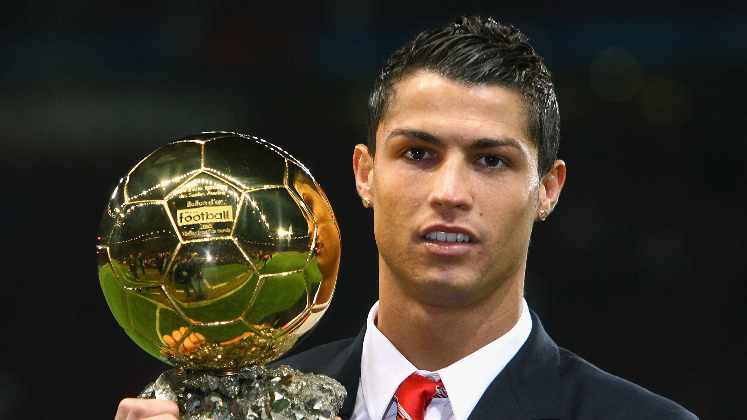 法甲支持热烈，球迷反应积极，法甲全场