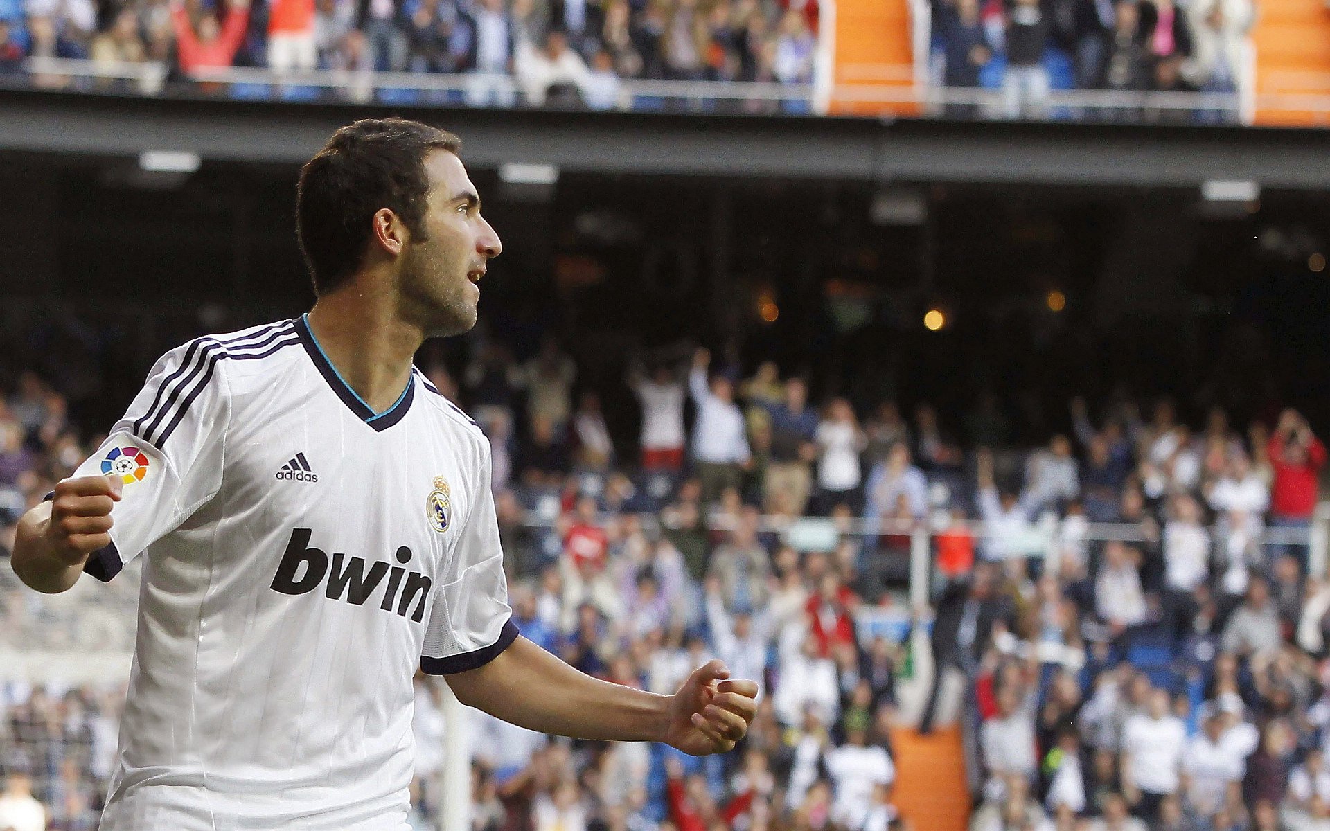 九游官网首页-赛场“火药味十足”：欧冠中的激烈对抗，欧冠最精彩比赛